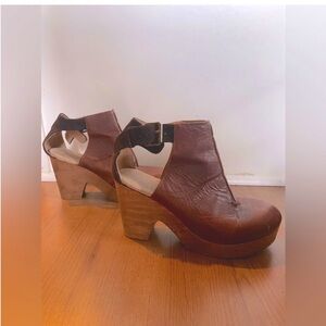 FREE PEOPLE Apple orchard genuine brown leather heeled clogs